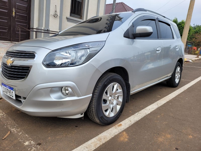 CHEVROLET SPIN 1.8 LTZ 8V FLEX 4P AUTOMÁTICO 2016/2017 ADRIANO VEÍCULOS CRUZEIRO DO SUL / Carros no Vale