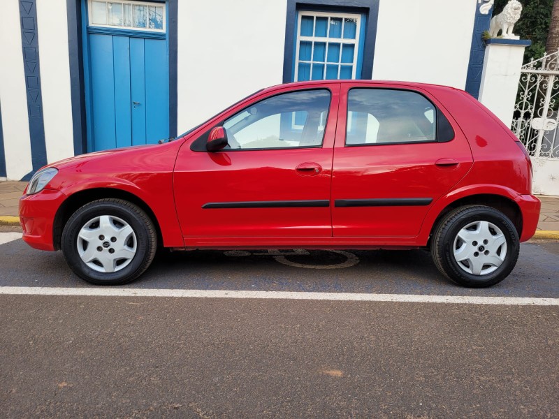 CHEVROLET CELTA SPIRIT/ LT 1.0 MPFI 8V FLEXP. 5P 2012/2013 ADRIANO VEÍCULOS CRUZEIRO DO SUL / Carros no Vale