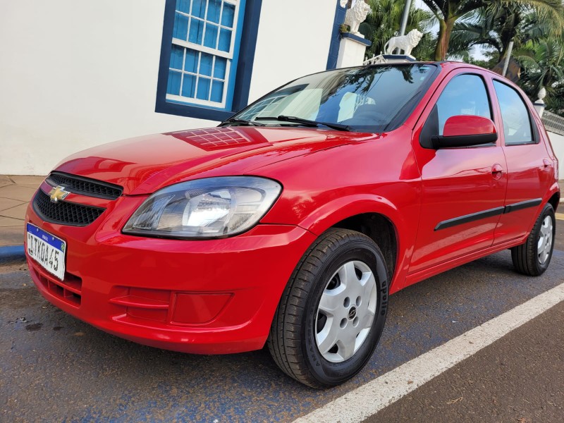 CHEVROLET CELTA SPIRIT/ LT 1.0 MPFI 8V FLEXP. 5P 2012/2013 ADRIANO VEÍCULOS CRUZEIRO DO SUL / Carros no Vale