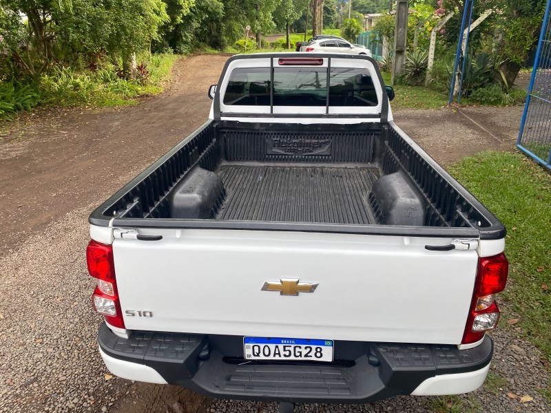 CHEVROLET S10 LS 4X4 CS 2.8 2018/2018 MENEGHINI VEÍCULOS ARROIO DO MEIO / Carros no Vale