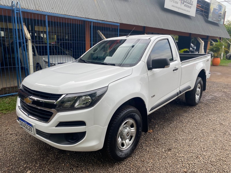 CHEVROLET S10 LS 4X4 CS 2.8 2018/2018 MENEGHINI VEÍCULOS ARROIO DO MEIO / Carros no Vale