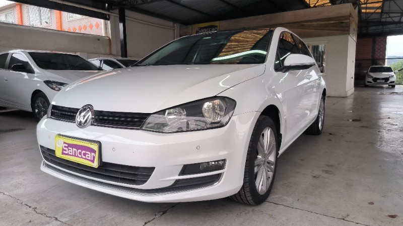 VOLKSWAGEN GOLF 1.4 TSI HIGHLINE 16V 2014/2014 SANCCAR VEÍCULOS SANTA CRUZ DO SUL / Carros no Vale