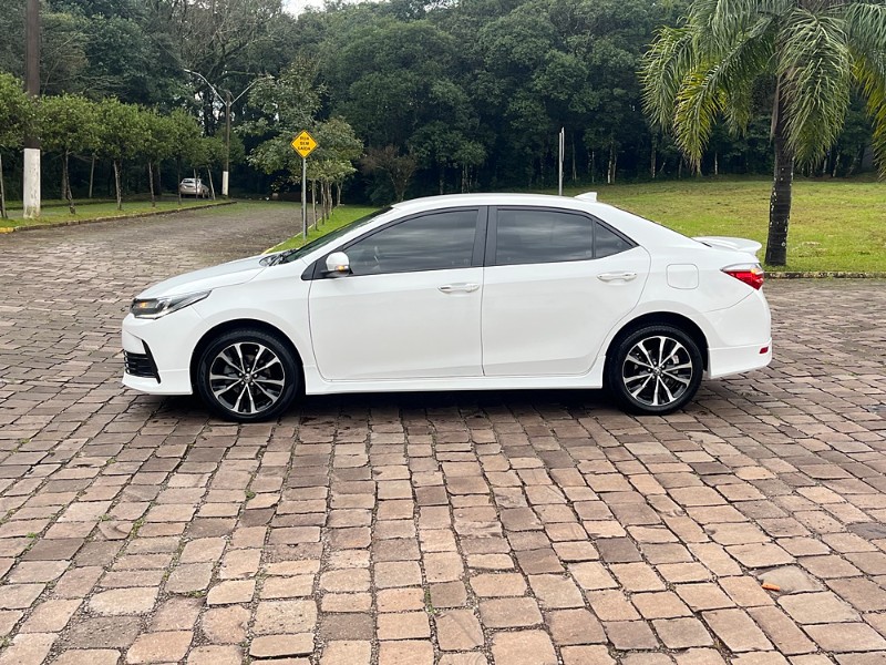 TOYOTA COROLLA 2.0 XRS 16V FLEX 4P AUTOMÁTICO 2018/2019 BOSCO AUTOMÓVEIS GUAPORÉ / Carros no Vale