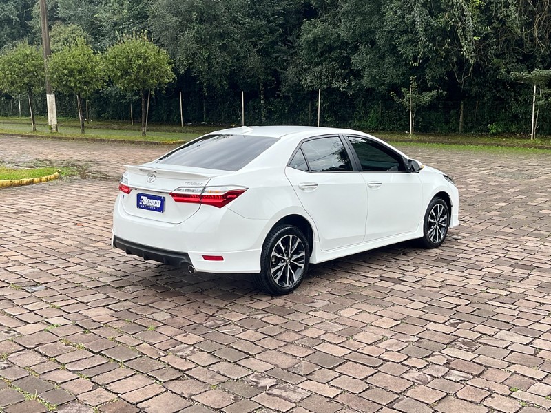 TOYOTA COROLLA 2.0 XRS 16V FLEX 4P AUTOMÁTICO 2018/2019 BOSCO AUTOMÓVEIS GUAPORÉ / Carros no Vale