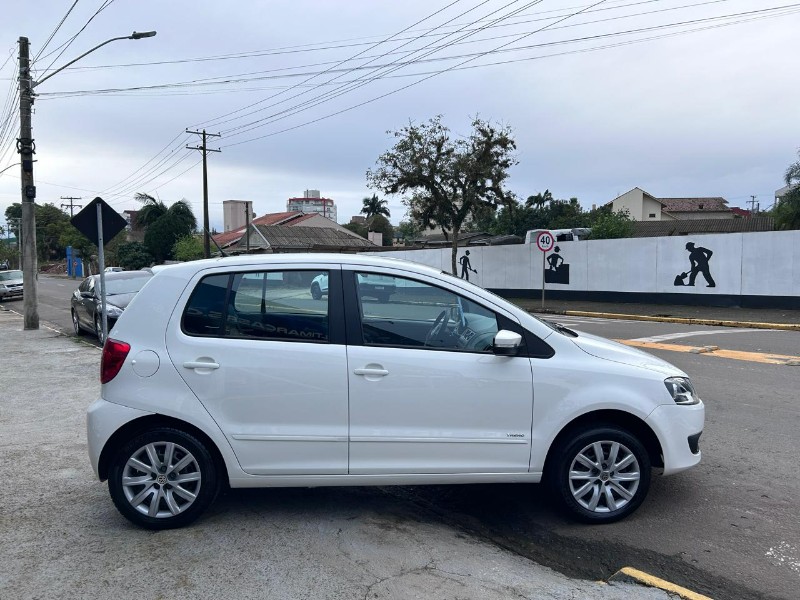 VOLKSWAGEN FOX 1.0 MI TOTAL FLEX 8V 5P 2014/2014 LS MULTIMARCAS VENÂNCIO AIRES / Carros no Vale