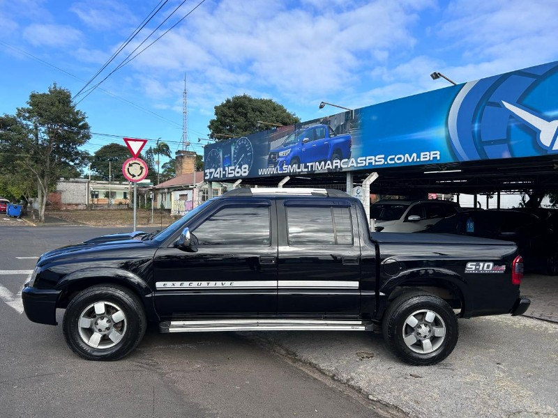 CHEVROLET S10 PICK-UP EXEC. 2.8 4X4 CD TB INT.DIES 2009/2010 LS MULTIMARCAS VENÂNCIO AIRES / Carros no Vale