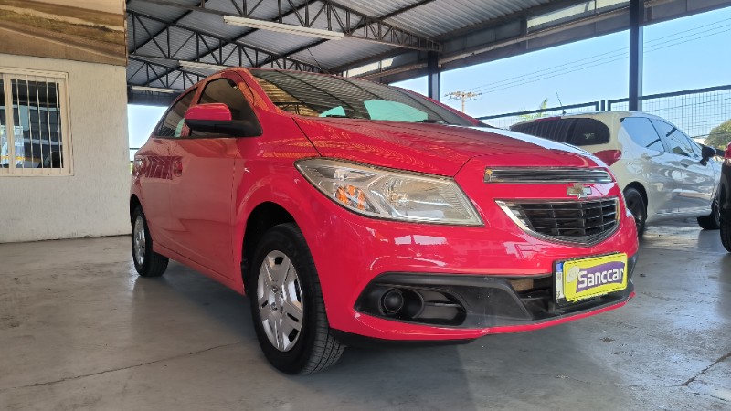 CHEVROLET ONIX 1.0 LT 8V 2013/2014 SANCCAR VEÍCULOS SANTA CRUZ DO SUL / Carros no Vale