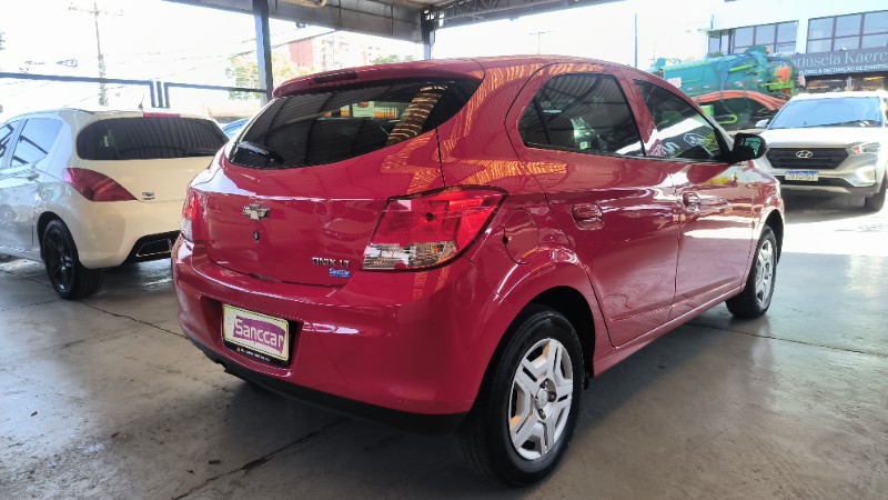 CHEVROLET ONIX 1.0 LT 8V 2013/2014 SANCCAR VEÍCULOS SANTA CRUZ DO SUL / Carros no Vale