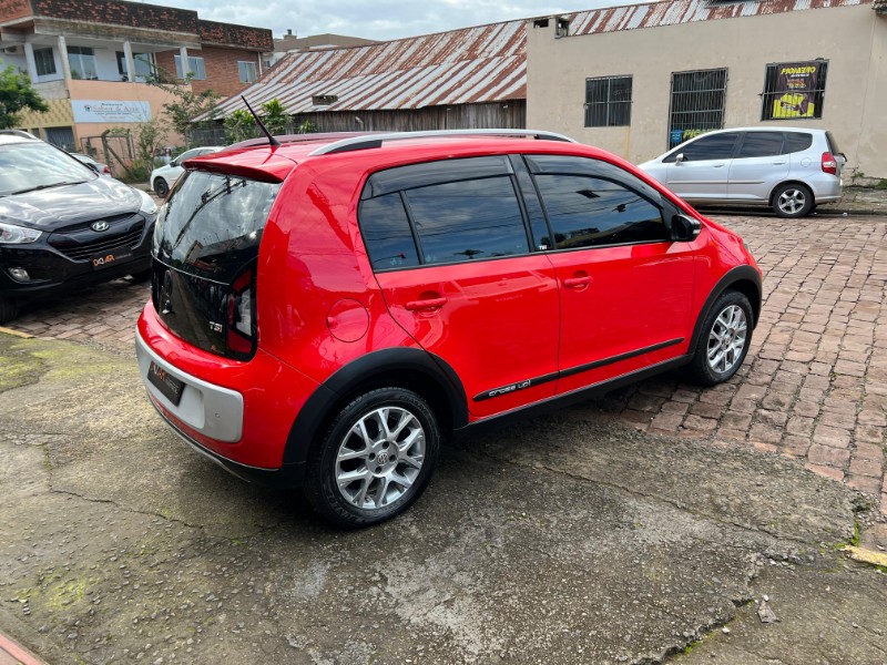 VOLKSWAGEN UP! 1.0TSI CROSS 12V FLEX 4P MANUAL 2017/2017 AR MULTIMARCAS VENÂNCIO AIRES / Carros no Vale