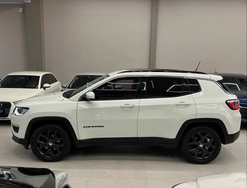 JEEP COMPASS 2.0 LONGITUDE 2019/2019 LEHMEN VEÍCULOS VENÂNCIO AIRES / Carros no Vale