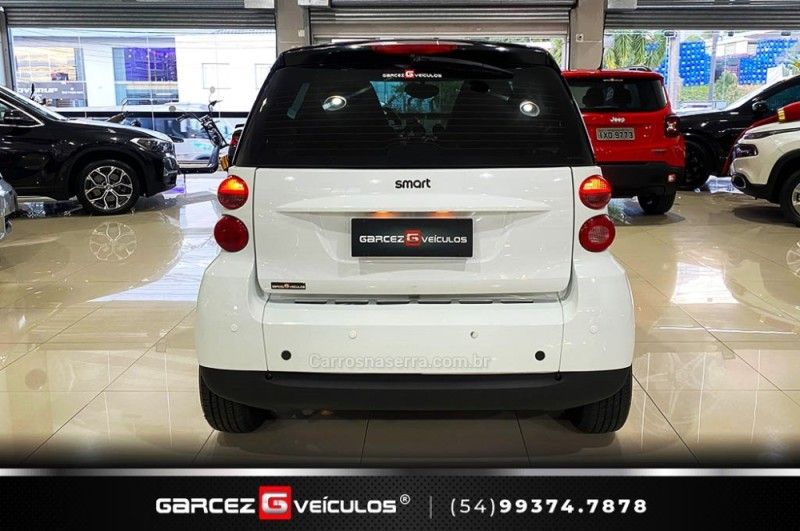 SMART FORTWO 1.0 PASSION COUPÉ 3 CILINDROS 12V 2009/2009 GARCEZ VEÍCULOS BENTO GONÇALVES / Carros no Vale