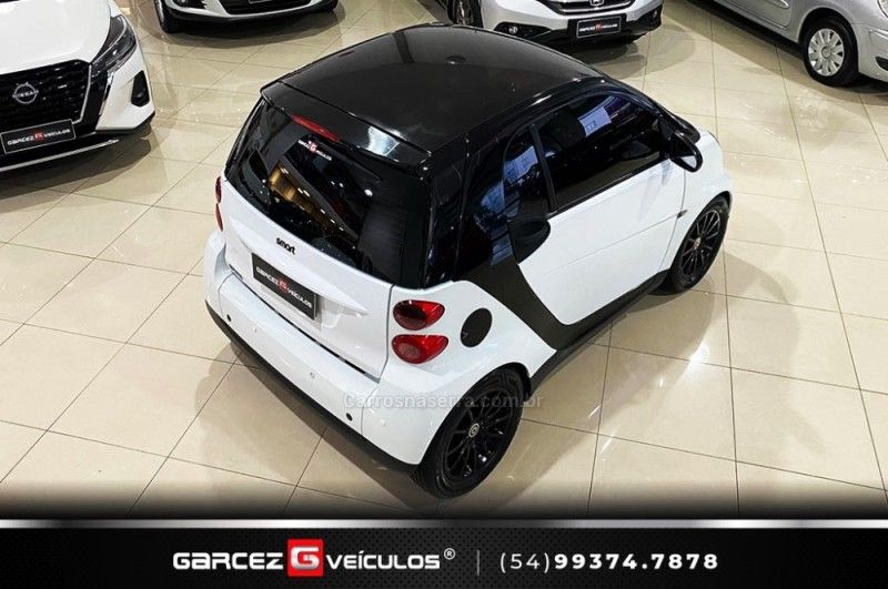 SMART FORTWO 1.0 PASSION COUPÉ 3 CILINDROS 12V 2009/2009 GARCEZ VEÍCULOS BENTO GONÇALVES / Carros no Vale