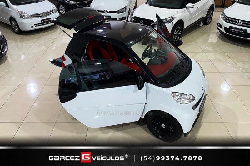 SMART FORTWO 1.0 PASSION COUPÉ 3 CILINDROS 12V 2009/2009 GARCEZ VEÍCULOS BENTO GONÇALVES / Carros no Vale