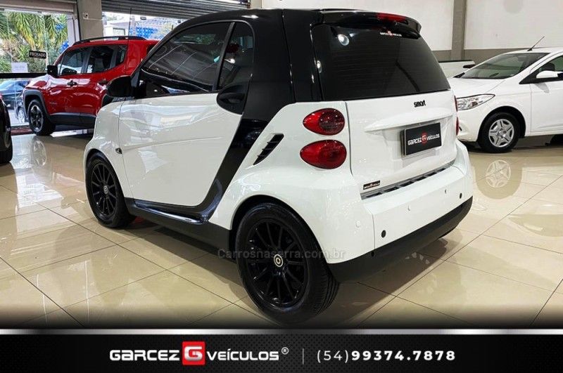 SMART FORTWO 1.0 PASSION COUPÉ 3 CILINDROS 12V 2009/2009 GARCEZ VEÍCULOS BENTO GONÇALVES / Carros no Vale