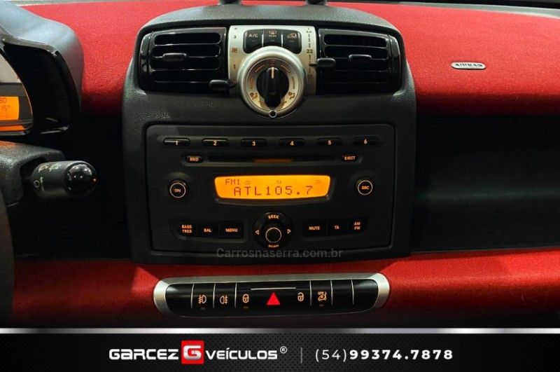 SMART FORTWO 1.0 PASSION COUPÉ 3 CILINDROS 12V 2009/2009 GARCEZ VEÍCULOS BENTO GONÇALVES / Carros no Vale