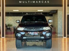 MITSUBISHI L200 TRITON 3.2 HPE 4X4 CD 16V TURBO INTERCOOLER 2014/2015 GRIFFCAR MULTIMARCAS DOIS IRMÃOS / Carros no Vale