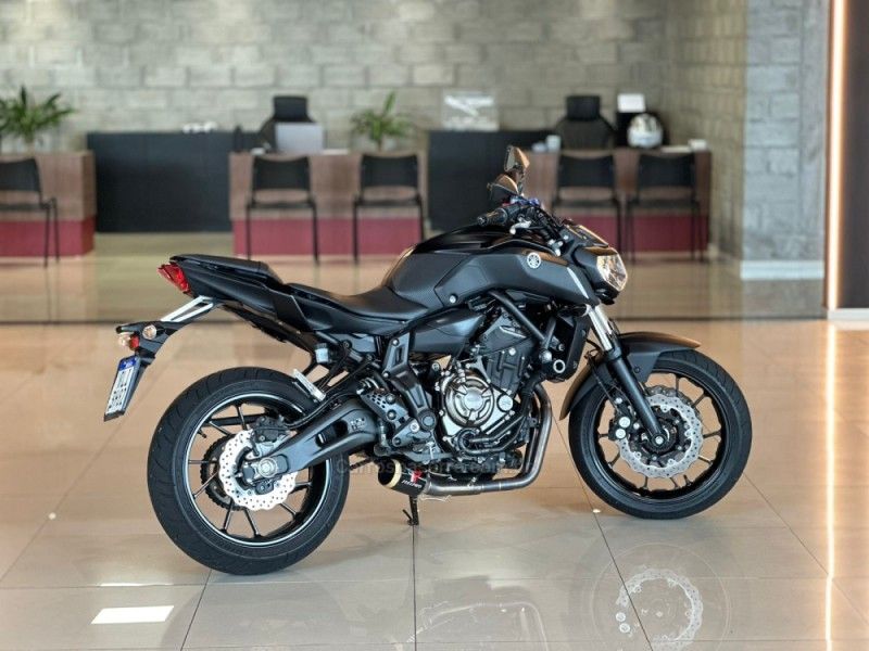 YAMAHA MT 07 ABS 2021/2021 GRIFFCAR MULTIMARCAS DOIS IRMÃOS / Carros no Vale