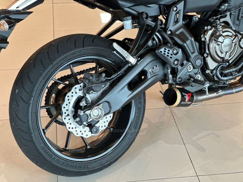 YAMAHA MT 07 ABS 2021/2021 GRIFFCAR MULTIMARCAS DOIS IRMÃOS / Carros no Vale