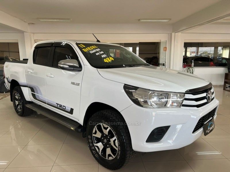 TOYOTA HILUX 2.8 4X4 CD 8V 2018/2018 CIMIRRO AUTOMÓVEIS TAQUARA / Carros no Vale