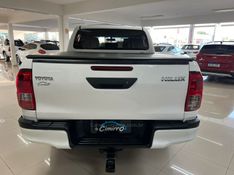 TOYOTA HILUX 2.8 4X4 CD 8V 2018/2018 CIMIRRO AUTOMÓVEIS TAQUARA / Carros no Vale