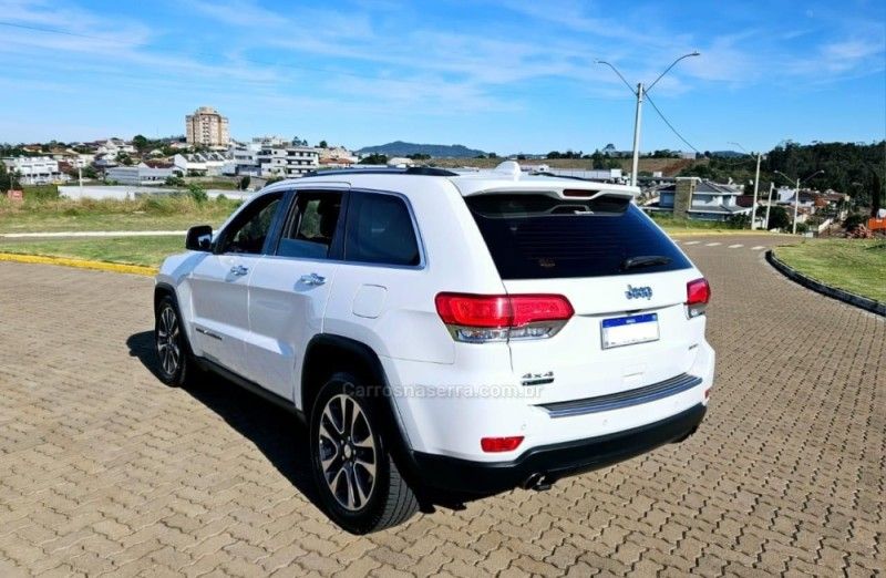 JEEP CHEROKEE 3.0 LIMITED TURBO 2018/2018 DL MOTORS LAJEADO / Carros no Vale