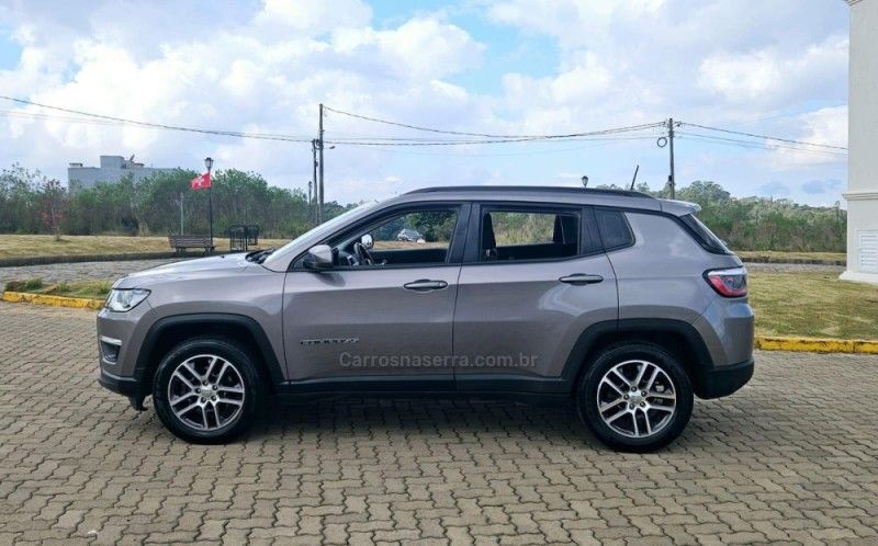 JEEP COMPASS 2.0 16V SPORT 2019/2019 DL MOTORS LAJEADO / Carros no Vale