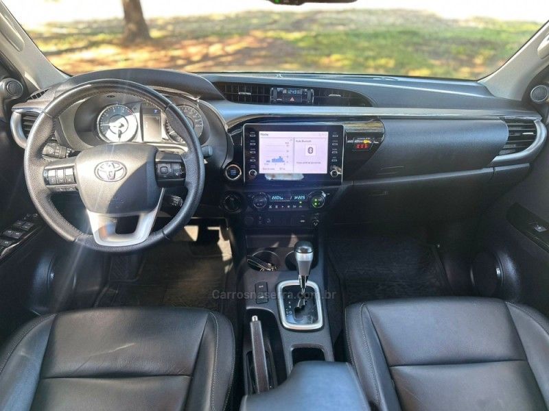 TOYOTA HILUX 2.8 SRV 4X4 CD 16V 2022/2022 DL MOTORS LAJEADO / Carros no Vale