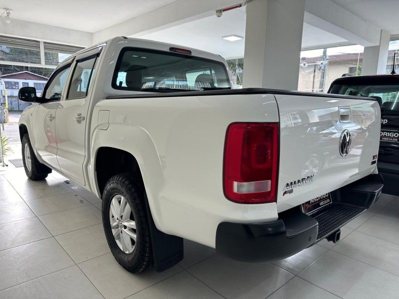 VOLKSWAGEN AMAROK 2.0 SE 4X4 CD 16V TURBO INTERCOOLER 2018/2018 ANDRIGO VEÍCULOS CAXIAS DO SUL / Carros no Vale