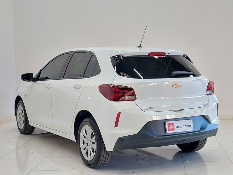 Chevrolet Onix LT 1.0 2022/2023 BETIOLO NOVOS E SEMINOVOS LAJEADO / Carros no Vale