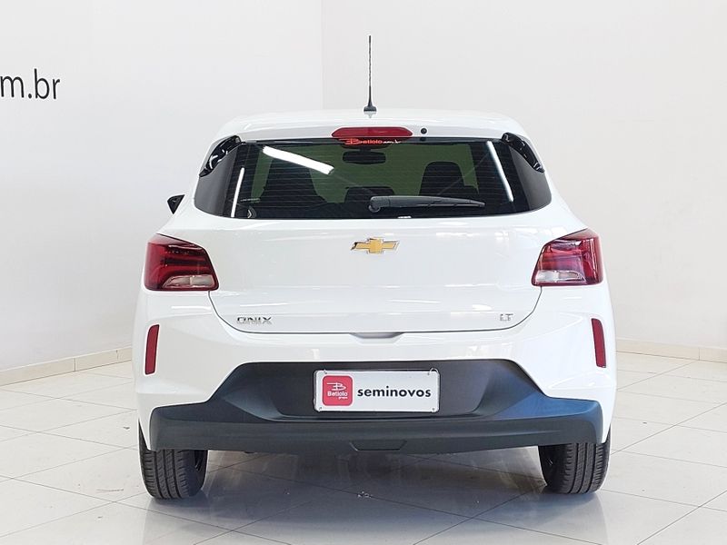 Chevrolet Onix LT 1.0 2022/2023 BETIOLO NOVOS E SEMINOVOS LAJEADO / Carros no Vale