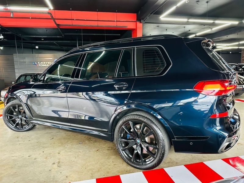 BMW X7 4.4 V8 M50 / 33.000 KM / NOVÍSSIMA 2021/2021 CASTELLAN E TOMAZONI MOTORS CAXIAS DO SUL / Carros no Vale