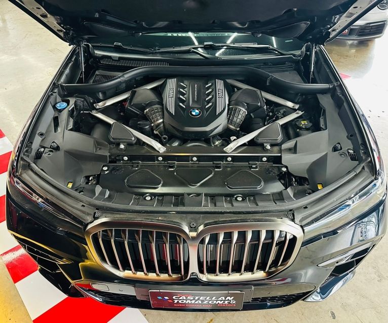 BMW X7 4.4 V8 M50 / 33.000 KM / NOVÍSSIMA 2021/2021 CASTELLAN E TOMAZONI MOTORS CAXIAS DO SUL / Carros no Vale