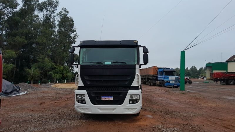 Iveco Stralis NR 570-S41T 3-Eixos 2010/2010 CAMINHÕES & CAMIONETAS PASSO FUNDO / Carros no Vale