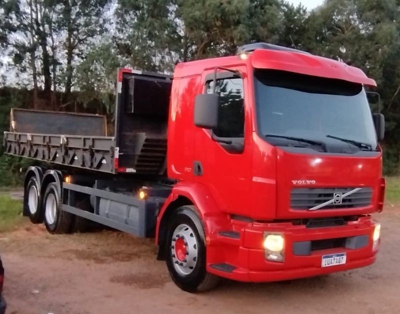 Volvo Vm 310 6×2 Roll On 2008/2008 CAMINHÕES & CAMIONETAS PASSO FUNDO / Carros no Vale