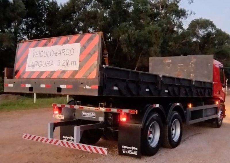 Volvo Vm 310 6×2 Roll On 2008/2008 CAMINHÕES & CAMIONETAS PASSO FUNDO / Carros no Vale