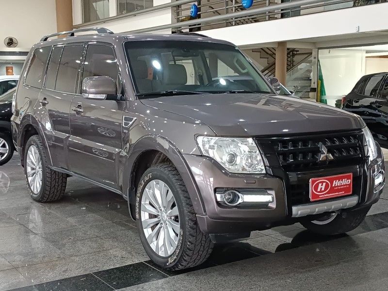 Mitsubishi PAJERO FULL HPE 3.2 2016 HÉLIO AUTOMÓVEIS LAJEADO / Carros no Vale