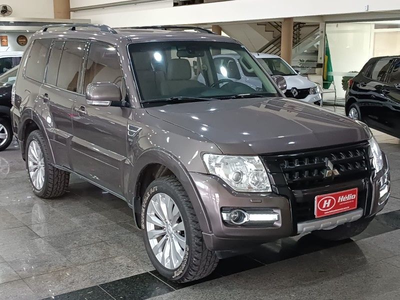 Mitsubishi PAJERO FULL HPE 3.2 2016 HÉLIO AUTOMÓVEIS LAJEADO / Carros no Vale