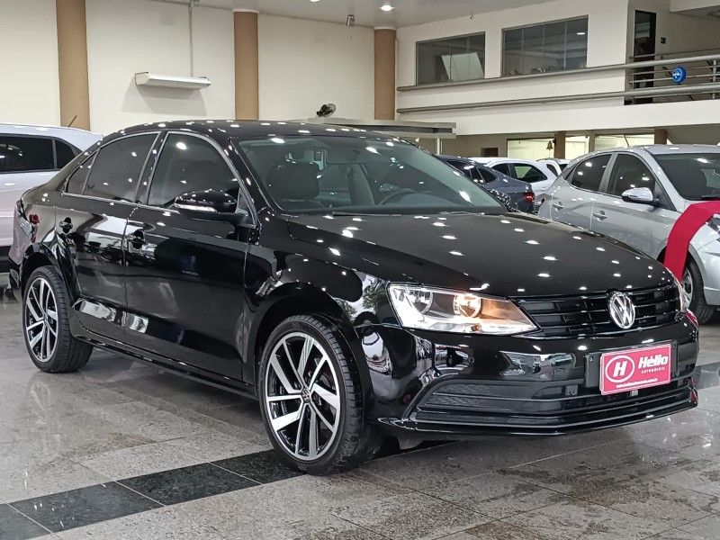 Volkswagen JETTA TRENDLINE 2.0 2016 HÉLIO AUTOMÓVEIS LAJEADO / Carros no Vale