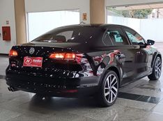 Volkswagen JETTA TRENDLINE 2.0 2016 HÉLIO AUTOMÓVEIS LAJEADO / Carros no Vale