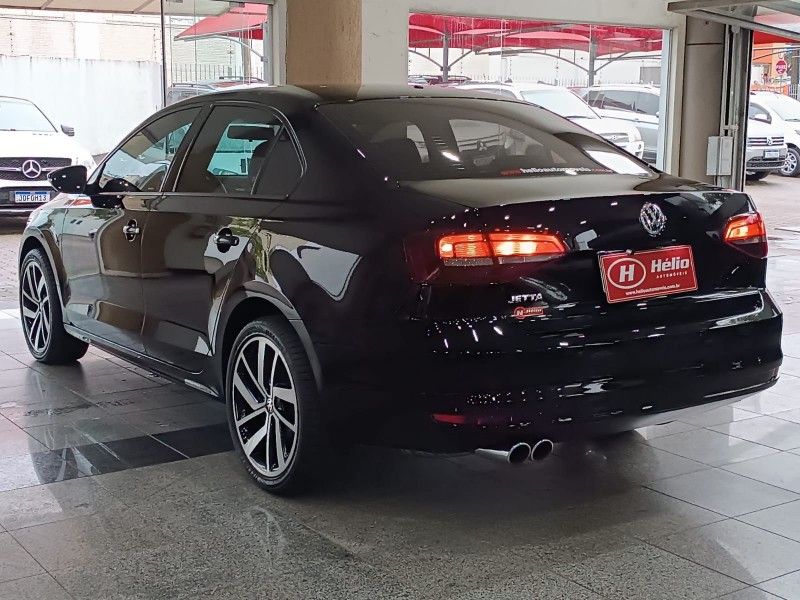 Volkswagen JETTA TRENDLINE 2.0 2016 HÉLIO AUTOMÓVEIS LAJEADO / Carros no Vale