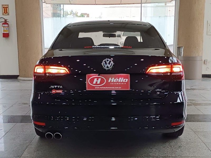 Volkswagen JETTA TRENDLINE 2.0 2016 HÉLIO AUTOMÓVEIS LAJEADO / Carros no Vale