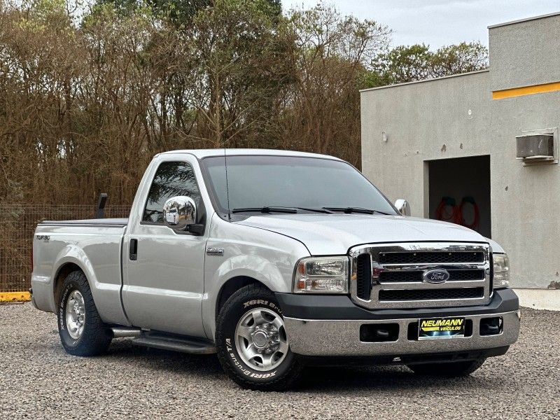 Ford F-250 XL 4.2 TB-IC 2001 NEUMANN VEÍCULOS ARROIO DO MEIO / Carros no Vale