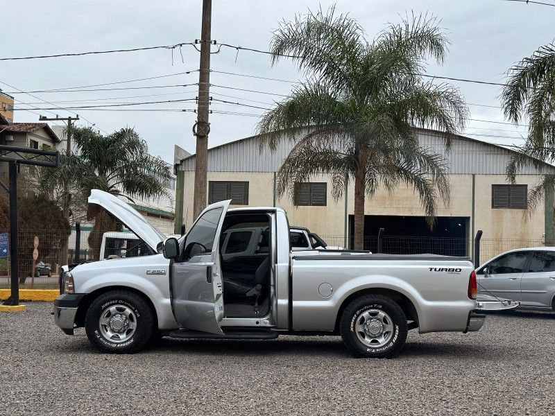 Ford F-250 XL 4.2 TB-IC 2001 NEUMANN VEÍCULOS ARROIO DO MEIO / Carros no Vale