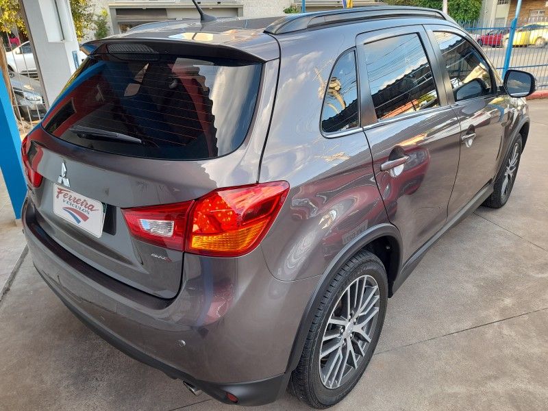 Mitsubishi ASX 2.0 CVT 4WD 2018 FERREIRA VEÍCULOS VENÂNCIO AIRES / Carros no Vale