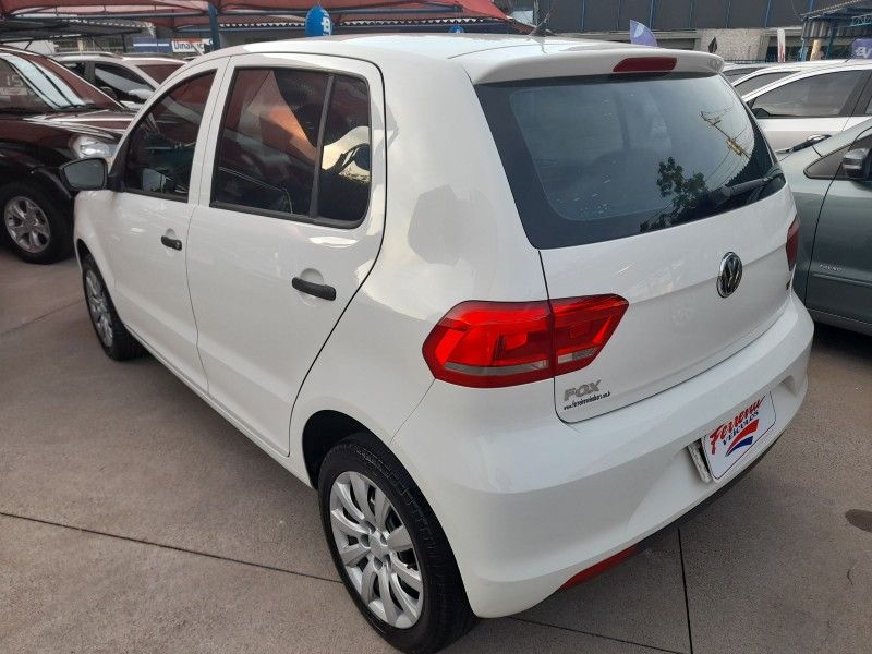 Volkswagen FOX TRENDLINE 1.0 2016 FERREIRA VEÍCULOS VENÂNCIO AIRES / Carros no Vale