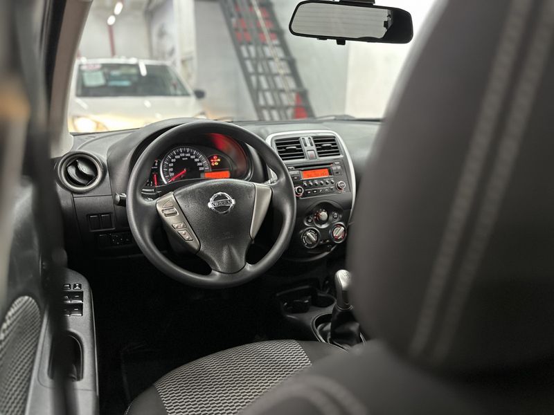 Nissan MARCH SV 1.6 16V FlexStart Mec. 2018/2019 CIRNE AUTOMÓVEIS SANTA MARIA / Carros no Vale