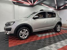 Renault SANDERO STEPWAY 1.6 16V 2017/2018 CIRNE AUTOMÓVEIS SANTA MARIA / Carros no Vale