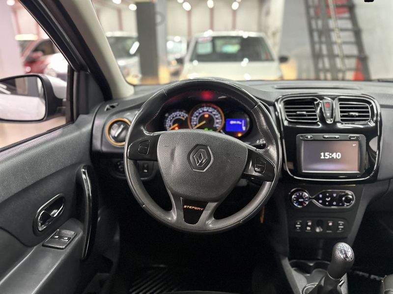 Renault SANDERO STEPWAY 1.6 16V 2017/2018 CIRNE AUTOMÓVEIS SANTA MARIA / Carros no Vale