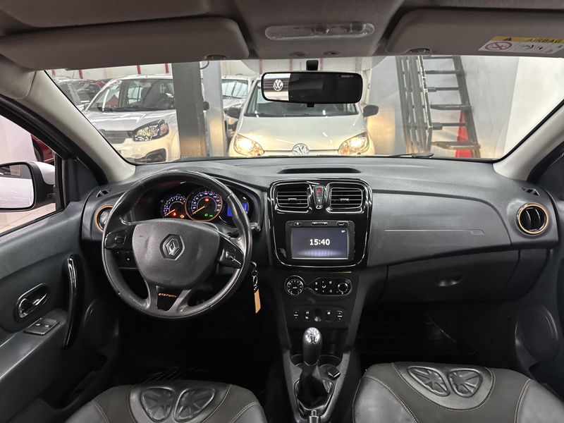 Renault SANDERO STEPWAY 1.6 16V 2017/2018 CIRNE AUTOMÓVEIS SANTA MARIA / Carros no Vale