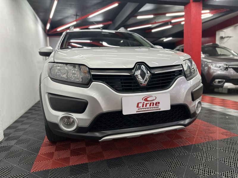 Renault SANDERO STEPWAY 1.6 16V 2017/2018 CIRNE AUTOMÓVEIS SANTA MARIA / Carros no Vale